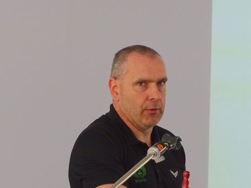 Carsten Beinhoff traf mit seinen Berichten zur Arbeitssicherheit auf viel Interesse der Baumpfleger.